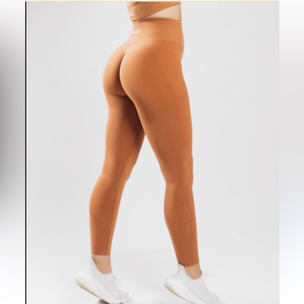 NWT Alphalete amplify legging mandarin medium